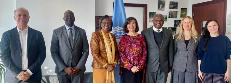 Photo of Ambassador Dr. Mary M. Khimulu, President of the MOST Intergovernmental Council, and Ms. Gabriela Ramos, Assistant Director-General for Social and Human Sciences (both at center) accompanied by delegations from Kenya, the Kenyan National Commission of UNESCO and the Executive Staff of the Social and Human Sciences, UNESCO, October 2022.